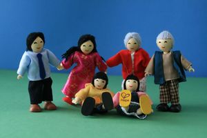 Abbildung Didaktisches Material: Puppenfamilie, asiatisch