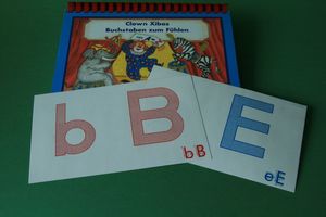 Abbildung Didaktisches Material: Clown Xibos Buchstaben zum Fühlen